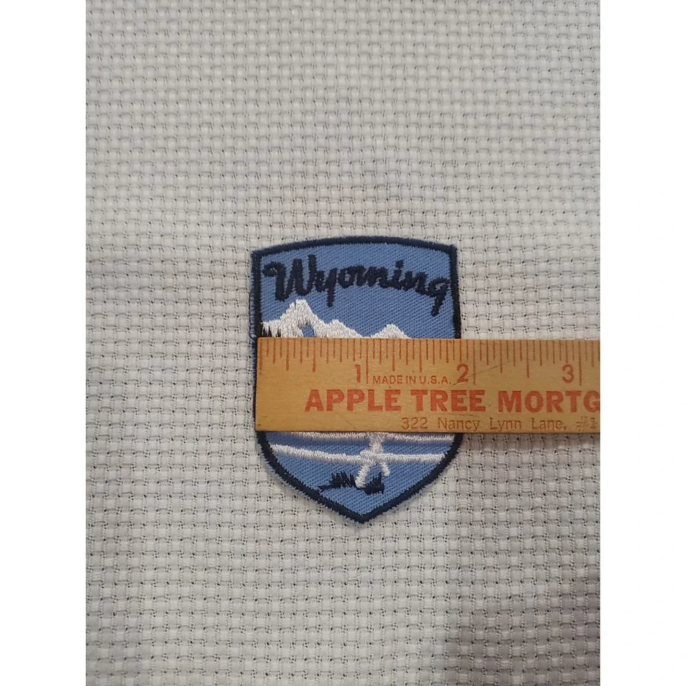 Vintage Wyoming Travel Souvenir Patch Mountain‎ Landscape Collectable Badge